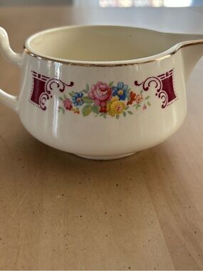HOMER LAUGHLIN Majestic Brittany Creamer. Made In USA. Fast Shipping. EUC